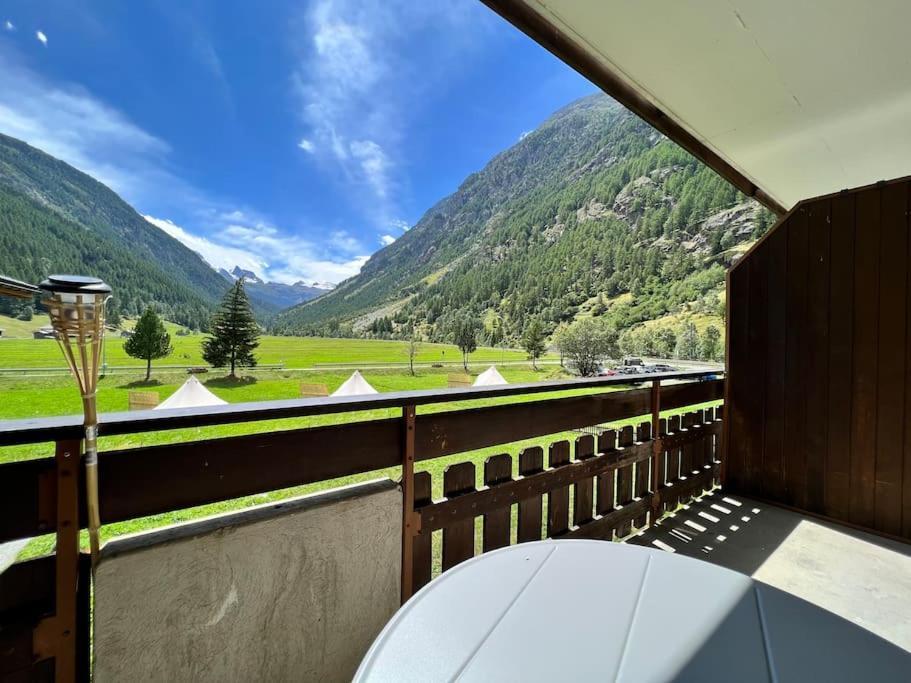 Pure Comfort! Entire Apartment With Abundant Space Near Zermatt With Parking! Täsch Eksteriør bilde