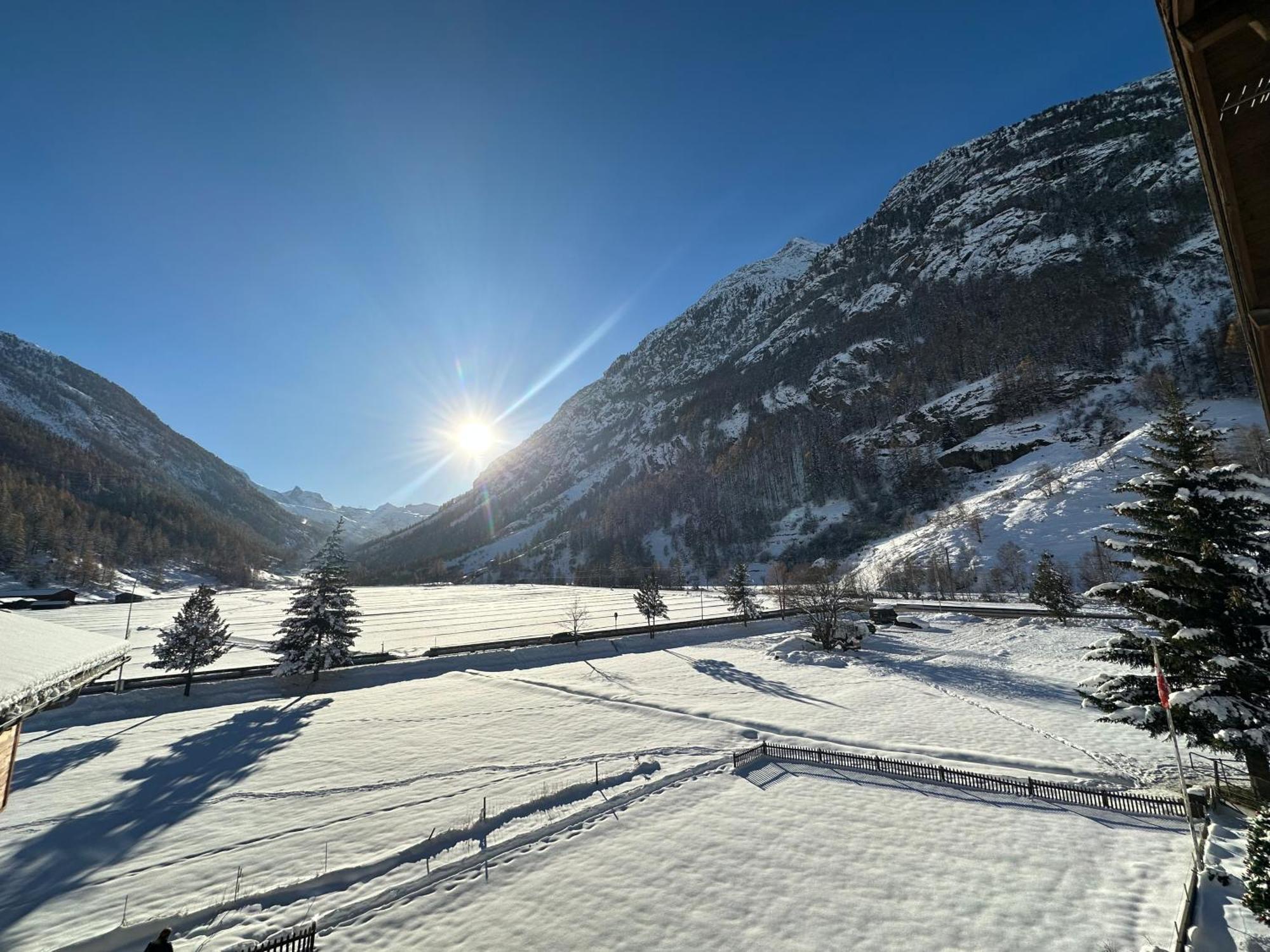 Pure Comfort! Entire Apartment With Abundant Space Near Zermatt With Parking! Täsch Eksteriør bilde